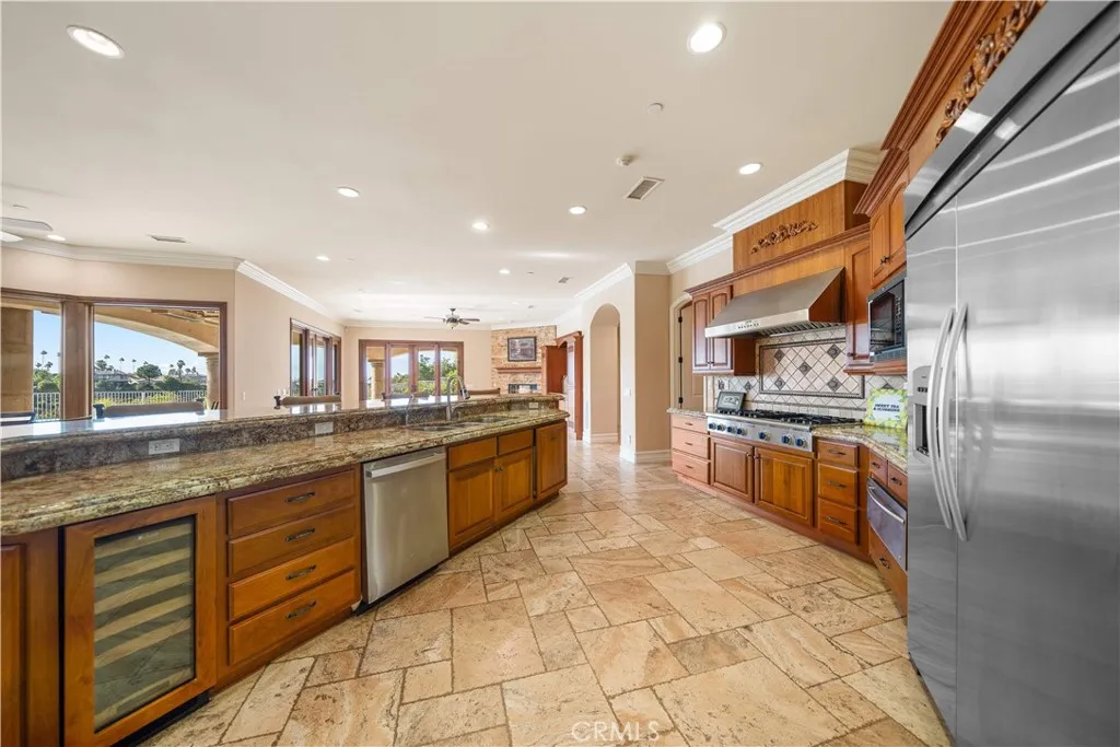 423 Cleveland Way, Corona, California 92881 home-pic-28